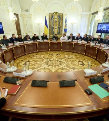 Генератори, захист інфраструктури та підготовка до блекаутів: у Києві обговорили критично важливі плани для Закарпаття