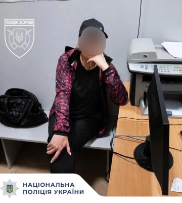 У Рівному поліцейські охорони затримали жінку у її день народження за спробу крадіжки