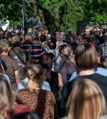 У Києві відкрили Алею пам’яті Героїв-оболонців