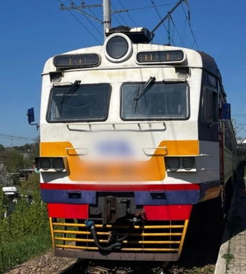 Старенька жінка жахливо загинула під колесами електропотягу на Київщині
