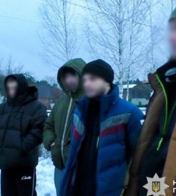 На Рівненщині затримали водія, який віз до кордону трьох чоловіків