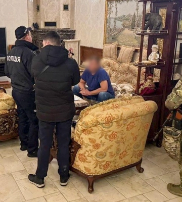У Харкові військовослужбовець і цивільний продавали фіктивну інвалідність ухилянтам за $12 тисяч