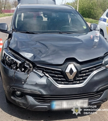 Поліція Миколаївщини встановлює обставини ДТП, внаслідок якої загинула 50-річна жінка