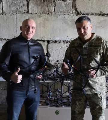 Допомога ЗСУ: громада Миколаєва передала захисникам чергову партію дронів