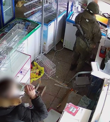 Допомагав росіянам грабувати магазини на Чернігівщині - ДБР затримало військового-перебіжчика