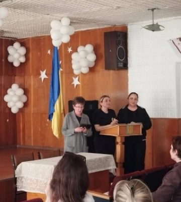 Небезпека ховається в телефоні: на Закарпатті школярів попереджають про вербування та кіберзлочини