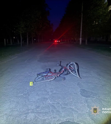 На Сумщині внаслідок ДТП постраждала необачна літня жінка на електровелосипеді