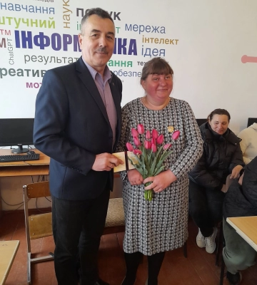 На Волині трьом жінкам вручили нагрудні знаки «Мати-героїня»