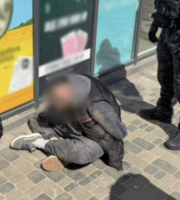 У Києві затримали чоловіка, який обіцяв влаштувати ухилянта військовим капеланом