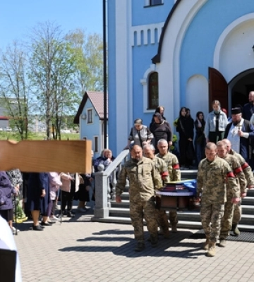 Загинув на Великдень: у Луцьку попрощались з Героєм Олександром Кущем