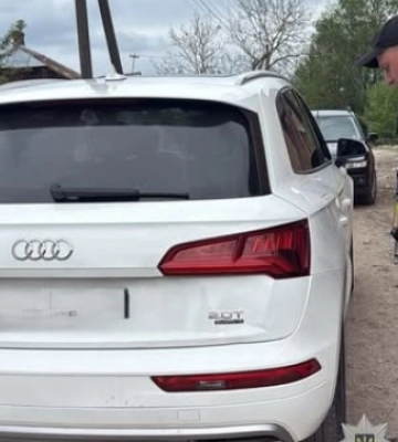 На Львівщині конфлікт між чоловіками завершився стріляниною по авто, підозрюваного затримали