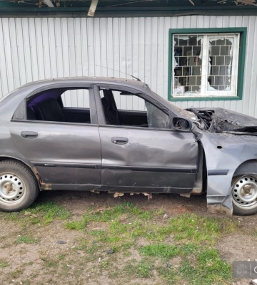 Российские БпЛА атаковали предприятие и авто переселенца в Харьковской области