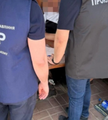 Посадовець міграційної служби «не помітив» у декларації майно на 13 млн грн