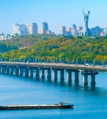 У Києві на аварійному мосту Патона обмежать рух: що відомо