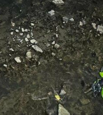 На Львівщині 17-річний мотоцикліст з’їхав у річку та травмувався
