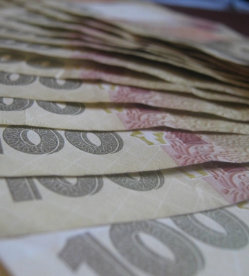 На Закарпатті поштарка спустила пенсії місцевих жителів у казино