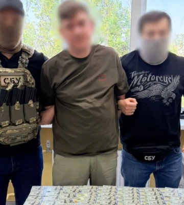 В Киеве заведующий отделением больницы и психиатр требовали $25 тыс. у пациента