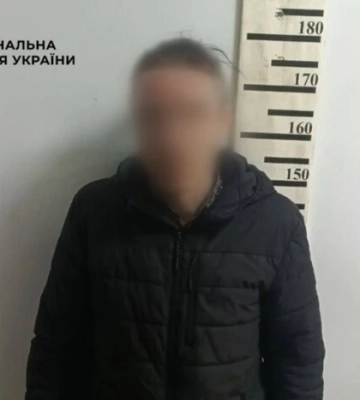 Розбещував малолітню дівчинку: правоохоронці затримали 44-річного киянина