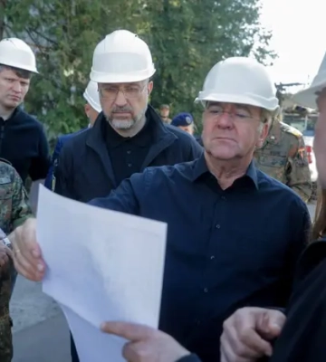 Шмигаль показав Пісторіусу один із пошкоджених енергооб'єктів у столиці 
