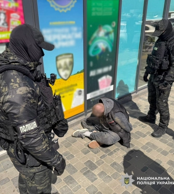 У Києві затримали чоловіка, який обіцяв влаштувати ухилянта військовим капеланом