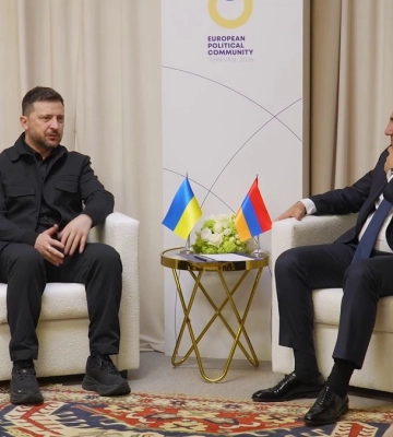 Зеленский предложил Пашиняну провести следующее заседание Совместной межправительственной комиссии по экономическому сотрудничеству в Киеве