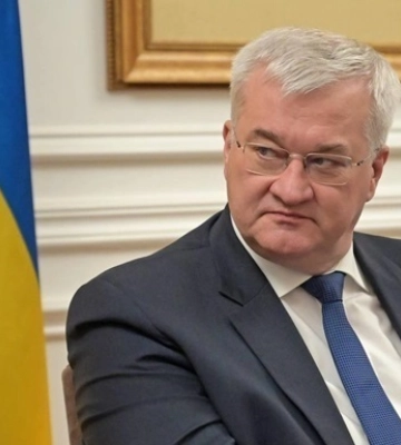 Politico: Киев просит Европу договориться с Путиным об "аэропортном перемирии"