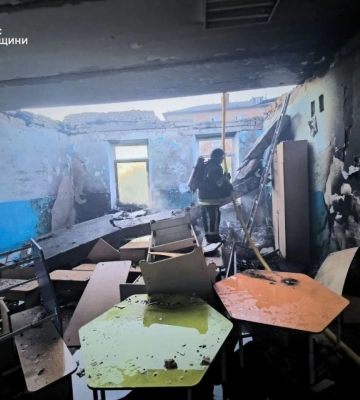 У Києві уламки безпілотника впали на дах будинку
