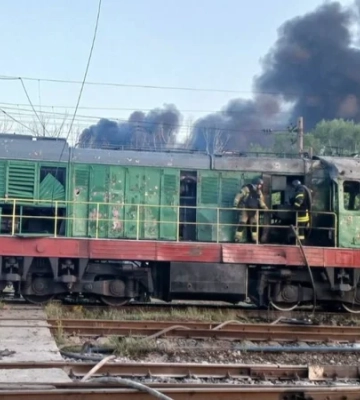 Россия ударила по железной дороге в Днепропетровской области: повреждены локомотивы, ранен машинист