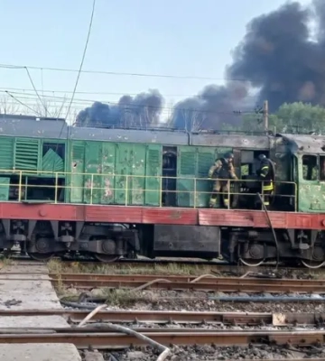 Удар по залізниці на Дніпропетровщині: з'явилися фото наслідків