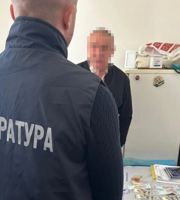 На Рівненщині головного лікаря підозрюють у хабарі за довідки для відстрочки від мобілізації