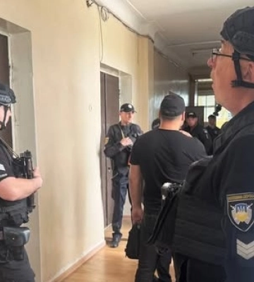 У Світловодській міськраді на Кіровоградщині заступник мера вчинив стрілянину, є постраждалі