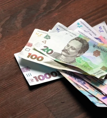 Поштарка із Закарпаття програла у казино 170 тисяч гривень пенсій