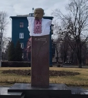 Краматорськ через ворожі обстріли вивозить пам’ятники 