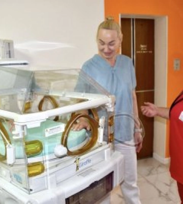 Миколаївська обласна дитяча клінічна лікарня отримала сучасне обладнання для виходжування та реанімації немовлят