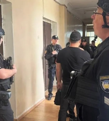 У міськраді на Кіровоградщині сталася стрілянина під час конфлікту між працівниками — є постраждалі