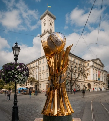 Новий Кубок України прибув до Львова: де можна побачити трофей