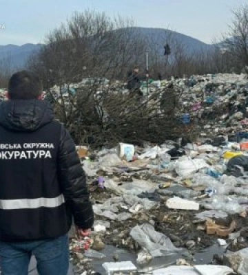 Сміттєзвалище за межами закону: на Закарпатті судитимуть керівника комунального підприємства