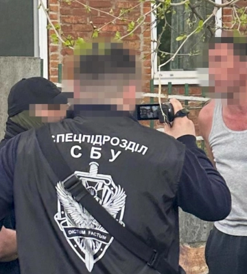 Взятка за «спокойствие»: подозрение чиновнику Госгеокадастра на Харьковщине