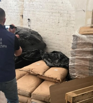 На Київщині викрили підпільне виробництво кави під брендами світових марок: вилучили майна на 20 млн грн