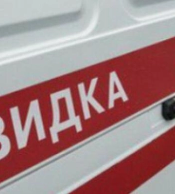 Одесу атакували шахеди: загорілися автівки у дворі, є поранений
