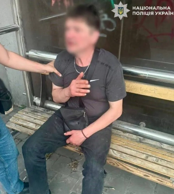 Скандал в киевской больнице: в туалете мужчина домогался 8-летней девочки
