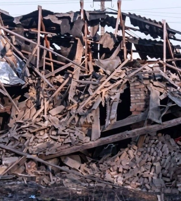 Загинув чоловік: росіяни вдарили авіабомбами по сільгосппідприємству в Запорізькому районі