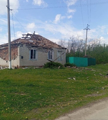 Російський FPV-дрон влучив у будинок на Харківщині: загинула людина