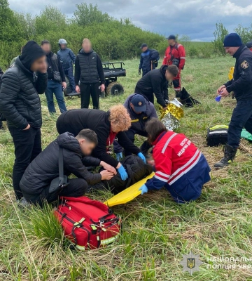 Дрони, кінолог і десятки людей: на Львівщині після триденних пошуків знайшли зниклу жінку, - ФОТО