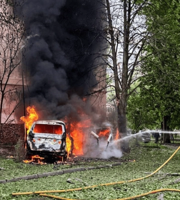 В Одесі уламки дрона впали на багатоповерхівку: є поранені