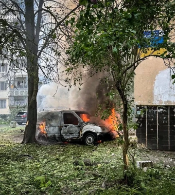 В Одесі уламки дрона впали на багатоповерхівку: є поранені