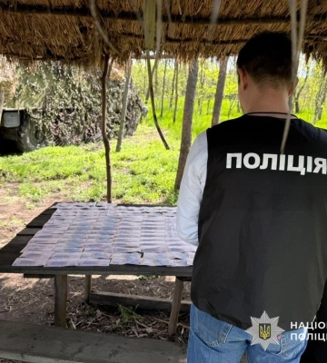 Вимагав хабар: на Дніпропетровщині затримали посадовця військової частини