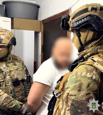 У Києві під виглядом волонтерів благодійного фонду легалізовували іноземців