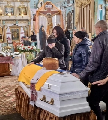 Меморіальна дошка Герою: у Луцьку підтримали звернення матері загиблого Воїна
