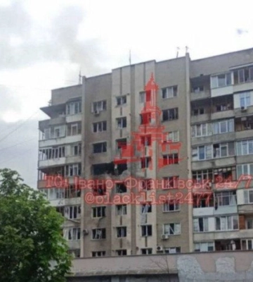 В Івано-Франківську дрон влучив у багатоповерхівку, є поранені. На Львівщині постраждала критична інфраструктура